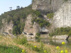 山国川と青の洞門